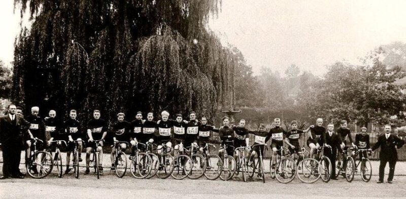 1933 - Eerste ploegenvoorstelling